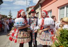 SLOVÁCKÝ ROK LETOS ROZTANČÍ A ROZEZPÍVÁ KYJOV. LETOS VSTUPUJE DO TŘETÍ DESÍTKY