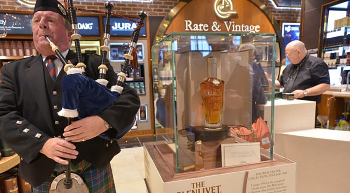 Škodu Superb nebo láhev The Glenlivet?