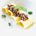 Paccheri-s-kachn°m-rag£-na-üervenām-v°nō