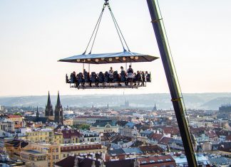 Večeře v oblacích, romantika i adrenalin