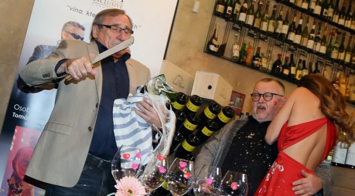 Pavel Zedníček v explozi bublinek s Andreou Verešovou!