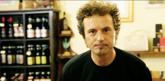 LOVEC SKRYTÝCH POKLADŮ – TONY SASA