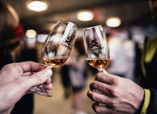 Již popáté se bude v Praze oslavovat rum.