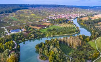 Velká Británie šlape na paty Champagni