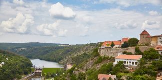 Za bílým vínem, kulturou i okurkami. Znojmo nabízí v létě mnoho lákadel