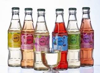 Značka Vinea spolu s vinaři připomíná tradici lokálního hroznového moštu. 