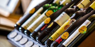 Salon vín 2022: Vítězné Chardonnay z Bzence provází krásná červená cuvée, oranžáda i překvapivá pestrost