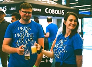 Drink for Ukraine. V pražském Kongresáku se pilo pivo pro dobrou věc