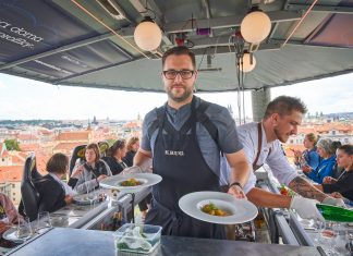 Po roce znovu v oblacích. Nebeské menu nad Prahou