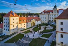 Valtické vinné trhy lákají na vítězná vína i cimbálovku. Počet vzorků v soutěži byl rekordní