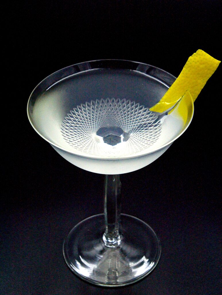 Koktejl Tuxedo, gin, ouzo, Martini, Cinzano