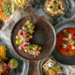 Dáme kouř? V zážitkové restauraci River’s na břehu Vltavy ochutnáte zakouřené menu. Od welcome drinku po dezert zakouřené menu River's