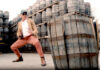 Jean-Claude Van Damme další slavnou tváří ve službách irské whiskey. Stávky už i v palírnách Akční hvězda Jean Claude Van Damme tváří Old Oak Irish whiskey