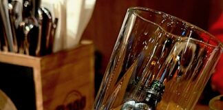 FLYING DEER, evergreen aprés-ski Drink Létající jelen - Jägermeister a Red Bull