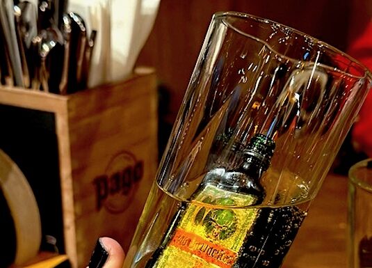 FLYING DEER, evergreen aprés-ski Drink Létající jelen - Jägermeister a Red Bull