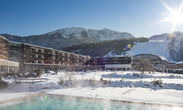 FALKENSTEINER POSÍLIL POZICI. Nejoblíbenější turistická značka Rakouska hotel Falkensteiner Carinzia Spa pod štíty alpských velikánů v Nassfeldu