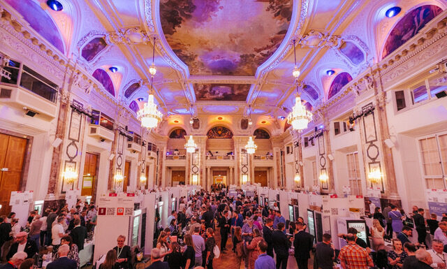 RAKOUSKÁ VÍNA BAVÍ SVĚT. VieVinum ve znamení dalších rekordů