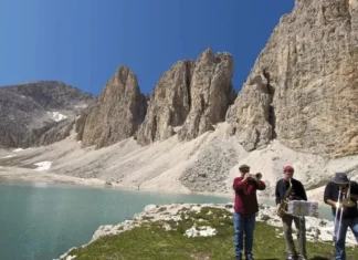 HUDBA, VÝHLEDY I KRÁSNÁ VÍNA. Dolomity opět ožijí muzikou a zábavou Trentino hudba na horách