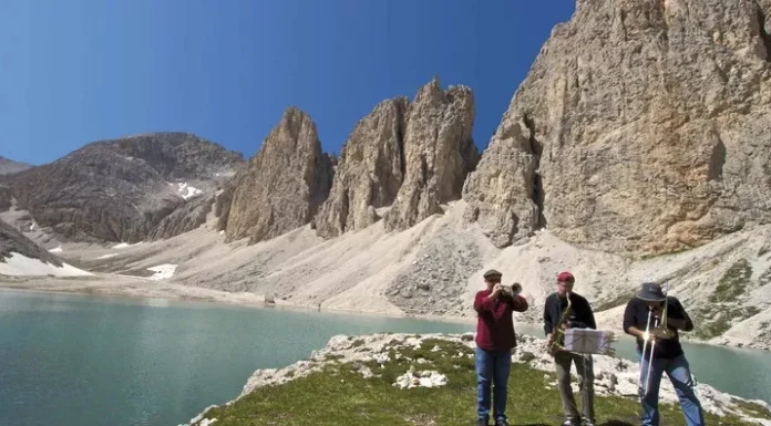 HUDBA, VÝHLEDY I KRÁSNÁ VÍNA. Dolomity opět ožijí muzikou a zábavou Trentino hudba na horách