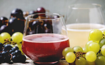 Letošní burčák? Už se na něm maká. Na Moravě v rekordním čase hrozny a burčák