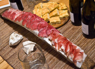 VE VÝŠINÁCH HVĚZDNÉ GASTRONOMIE. Vína a kuchyně TRENTINA Trentinská kuchyně