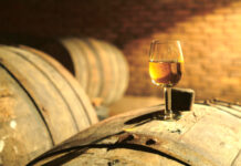 DEN ORANŽÁD. Žádný hipsterský trend, ale fenomén. Vína barvy jantaru mají svátek