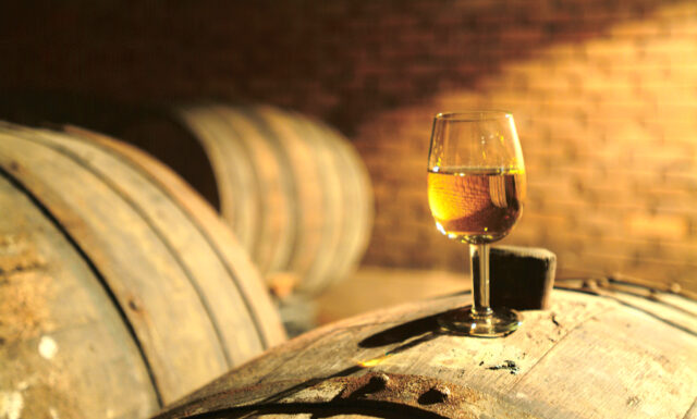 DEN ORANŽÁD. Žádný hipsterský trend, ale fenomén. Vína barvy jantaru mají svátek