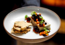 PODZIMNÍ HODY NEKONČÍ. Husa, kachna, dýně i mladé víno. A relax v krásném prostředí