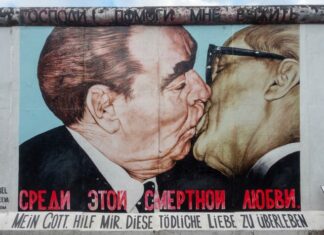 Zeď nám spadla… Berlín oslavil 35 let svobody. Město s unikátní atmosférou i jedinečnou gastronomií láká k návštěvě i vzpomínkám