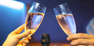 I VALENTÝN musí bublat. Šumivé repete…