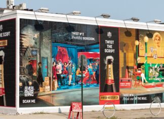 RADOSTNÁ NEPOSLUŠNOST V LAHVI S MARILYN. Piper-Heidsieck otřásá tradicemi. Hold ikonám, rebelii i odvaze