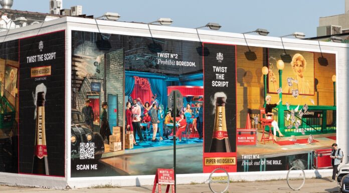 RADOSTNÁ NEPOSLUŠNOST V LAHVI S MARILYN. Piper-Heidsieck otřásá tradicemi. Hold ikonám, rebelii i odvaze