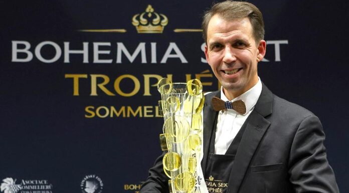 SOMMELIER MARTIN PARÝZEK potřetí triumfoval v soutěži BOHEMIA SEKT Trophée Professional