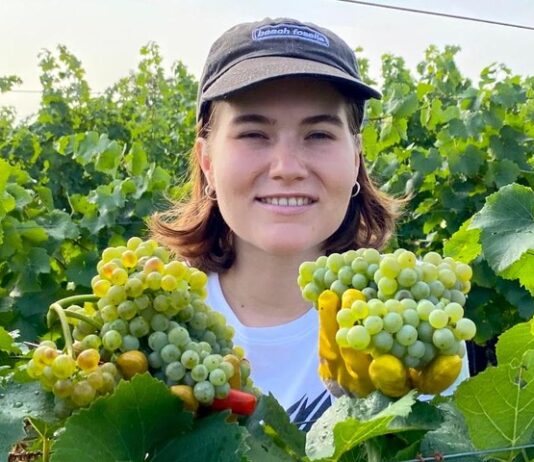 MLADÍ VINAŘI – Kamila Ilgnerová: „Generační výměna názorů může být i ostřejší. U nás je ale vždy v dobrém duchu“ Mladá vinařka Kamila Ilgnerová z vinařství ŠPalek