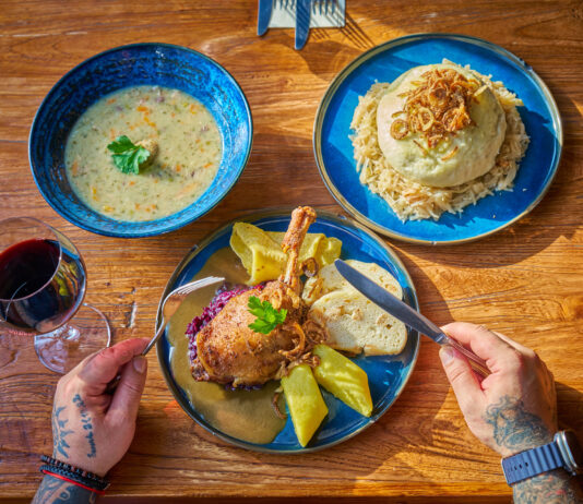 Svatomartinská vína odstartovala. Vydařený ročník 2025 provázejí husičky a slavnosti