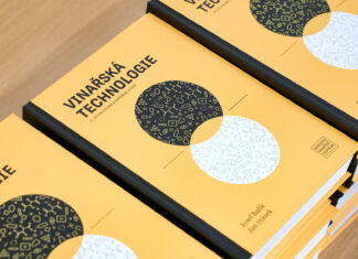 BIBLE TUZEMSKÉHO VINAŘSTVÍ PODRUHÉ. Naučná publikace Vinařská technologie vychází v novém vydání Vinařská technologie, křest knihy